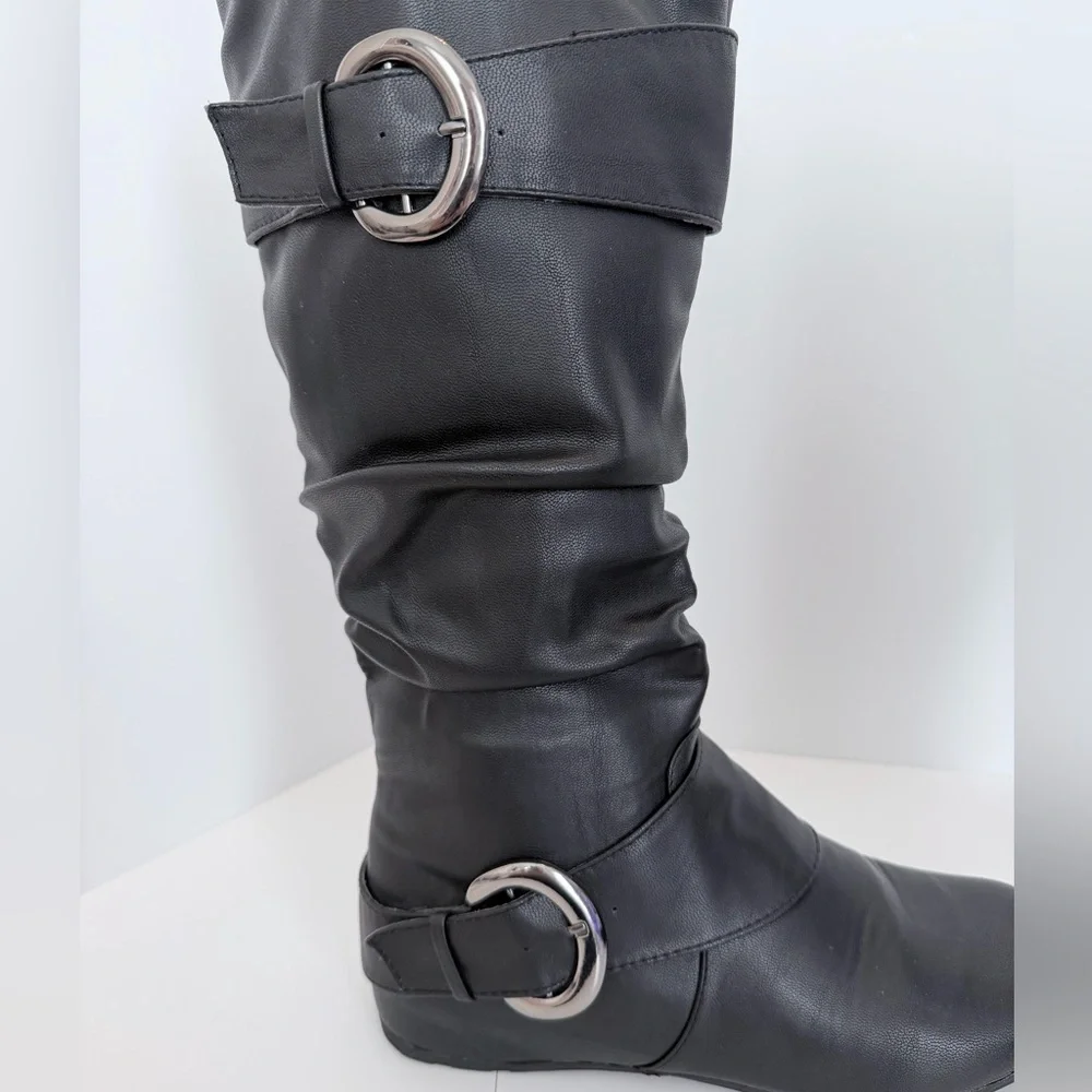 Journee Collection Black Jester Rouched Buckle Mid Shaft Boots Size 7 1/2